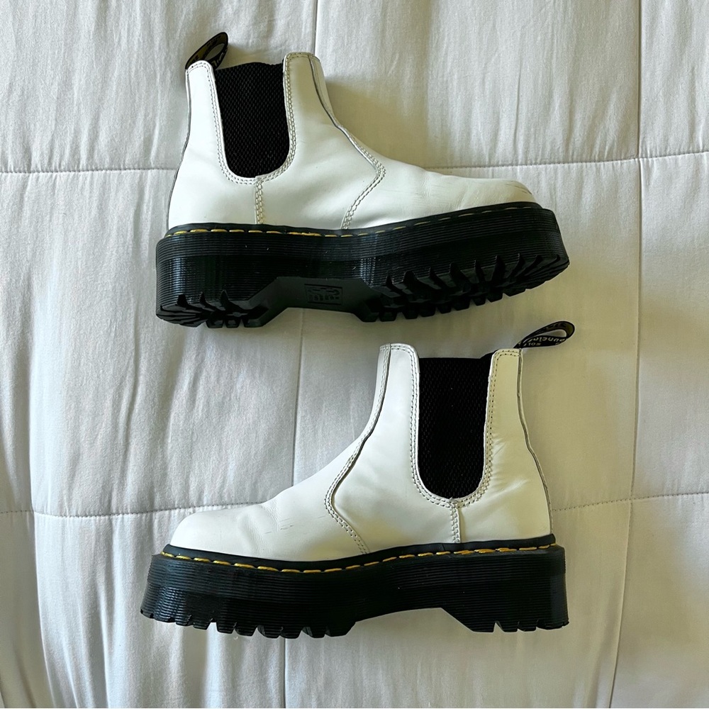 Doc Marten 2976 Smooth Leather Platform Chelsea Boots White US 7 / UK 5
